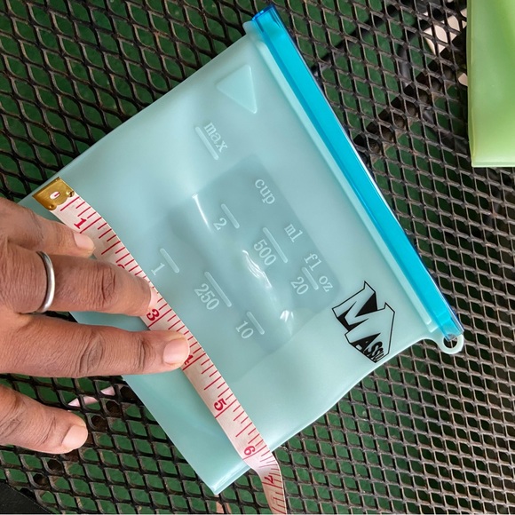 BRAND NEW 8 Resealable Re-usable Multi-size Silicon Storage Bags! - Picture 12 of 16